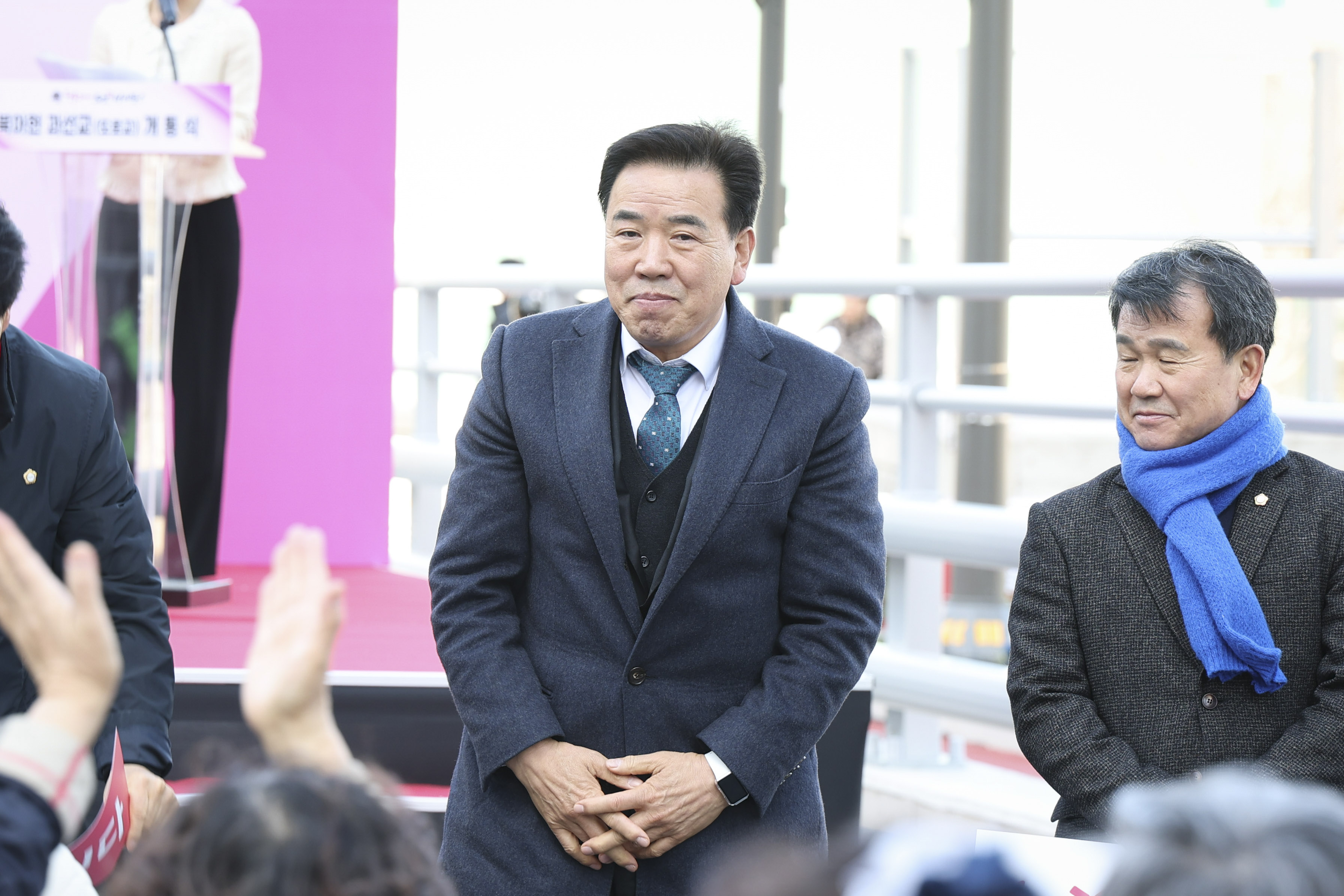 »õ⿸² °¶·¯¸® Á¦¸ñ