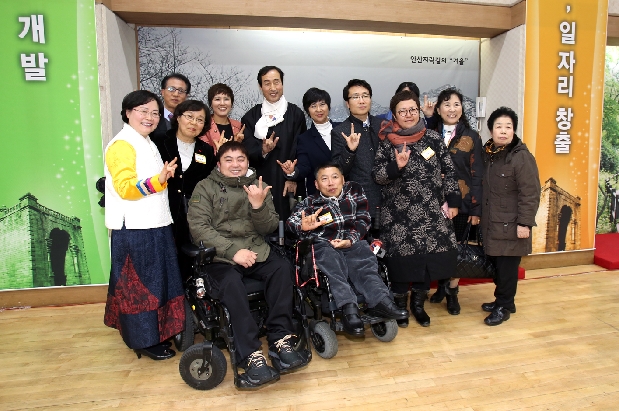 2015 û ųλȸ