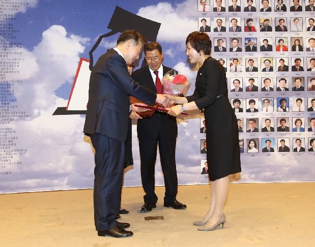 2015 ѹα  û