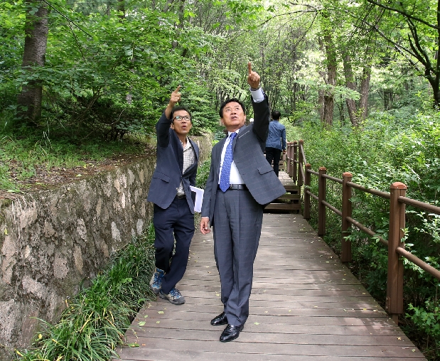 215ȸ Ǽȸ ȫ ѻ  ڶ 湮