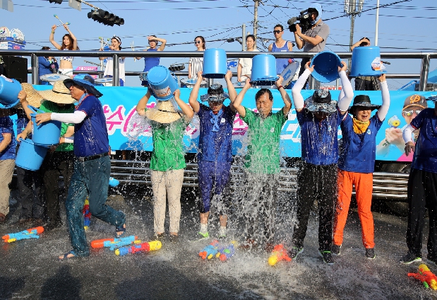 8ȸ   湮