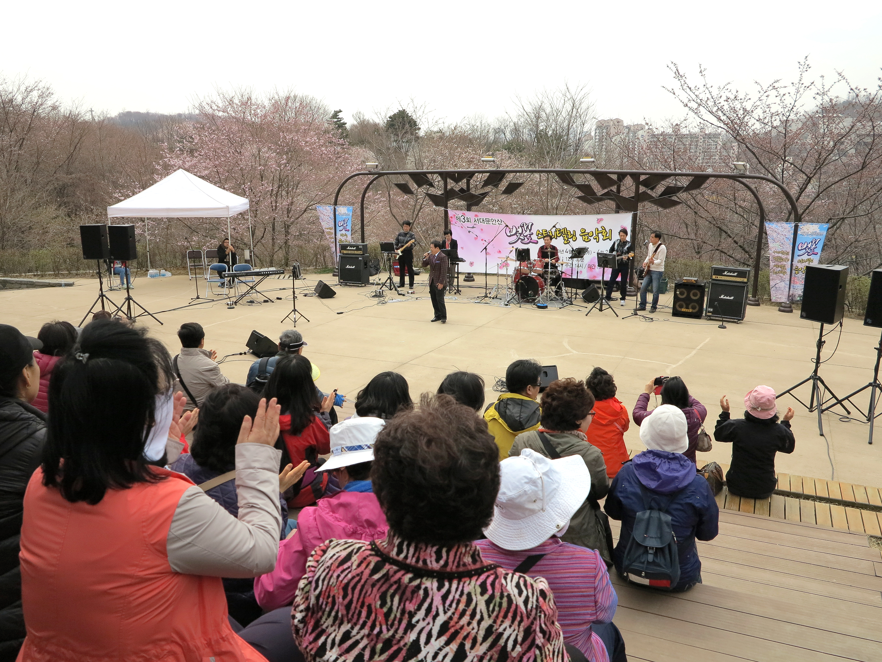 벚꽃축제 스토리텔링 아재나 공연 1