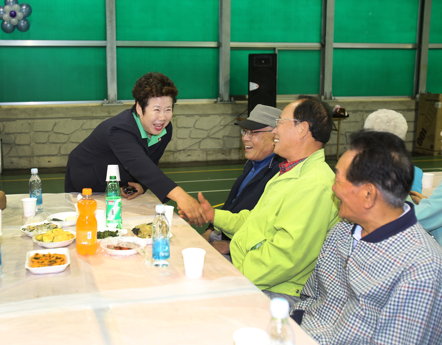 홍제3동 경로잔치 행사(홍제 배드민턴장) 1