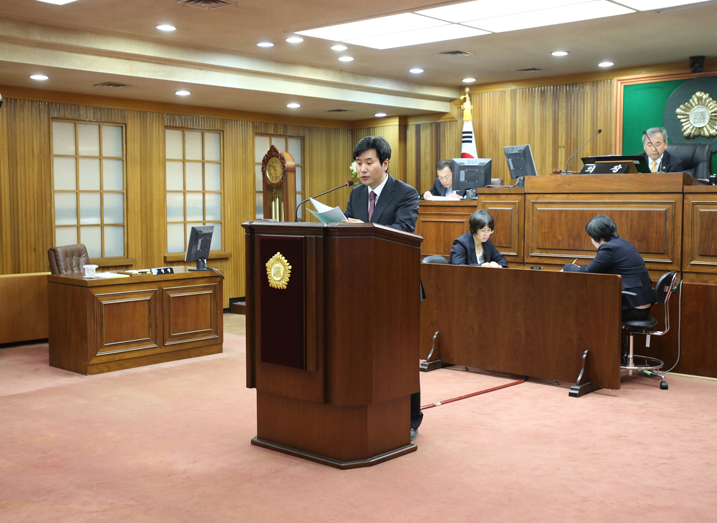 제200회 임시회 제2차 본회의-재정건설위원회 심사결과보고 1