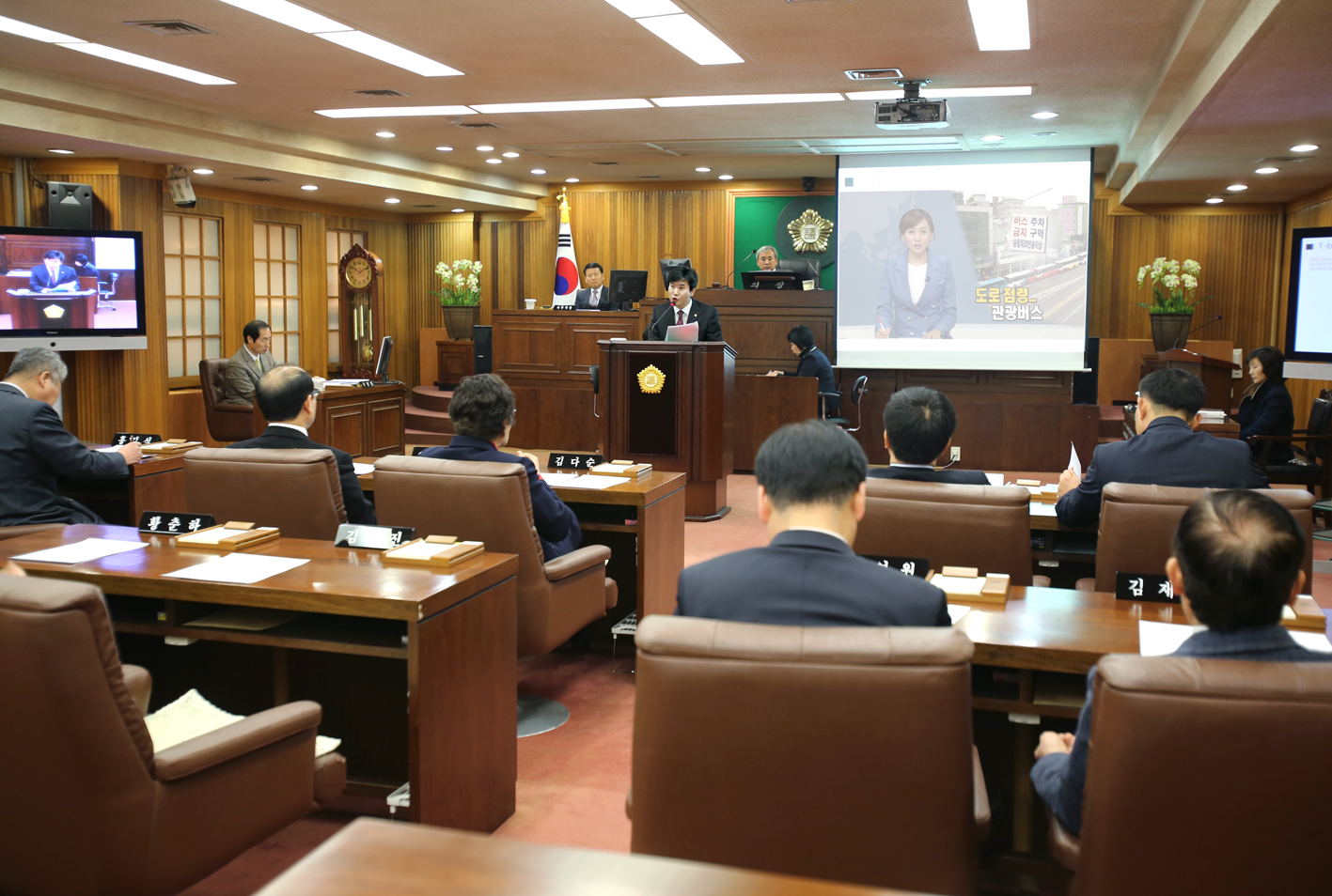 제203회 임시회 제2차 본회의 구정질문(김호진 의원) 1