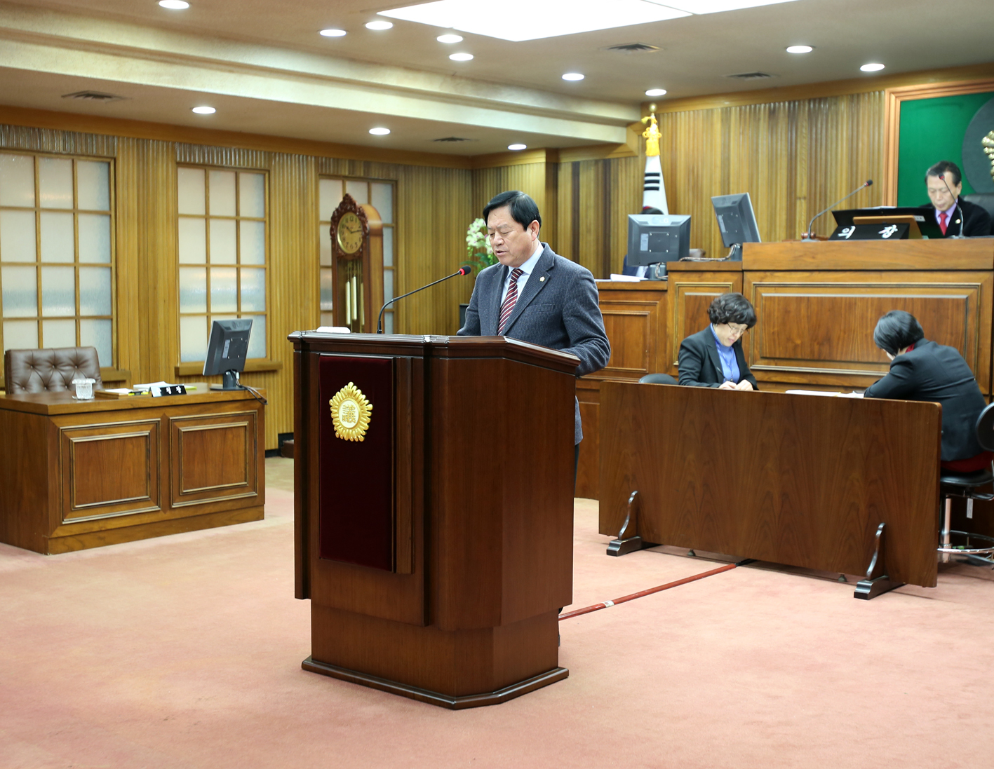제212회 임시회 제2차 본회의 재정건설위원회 심사결과보고 1