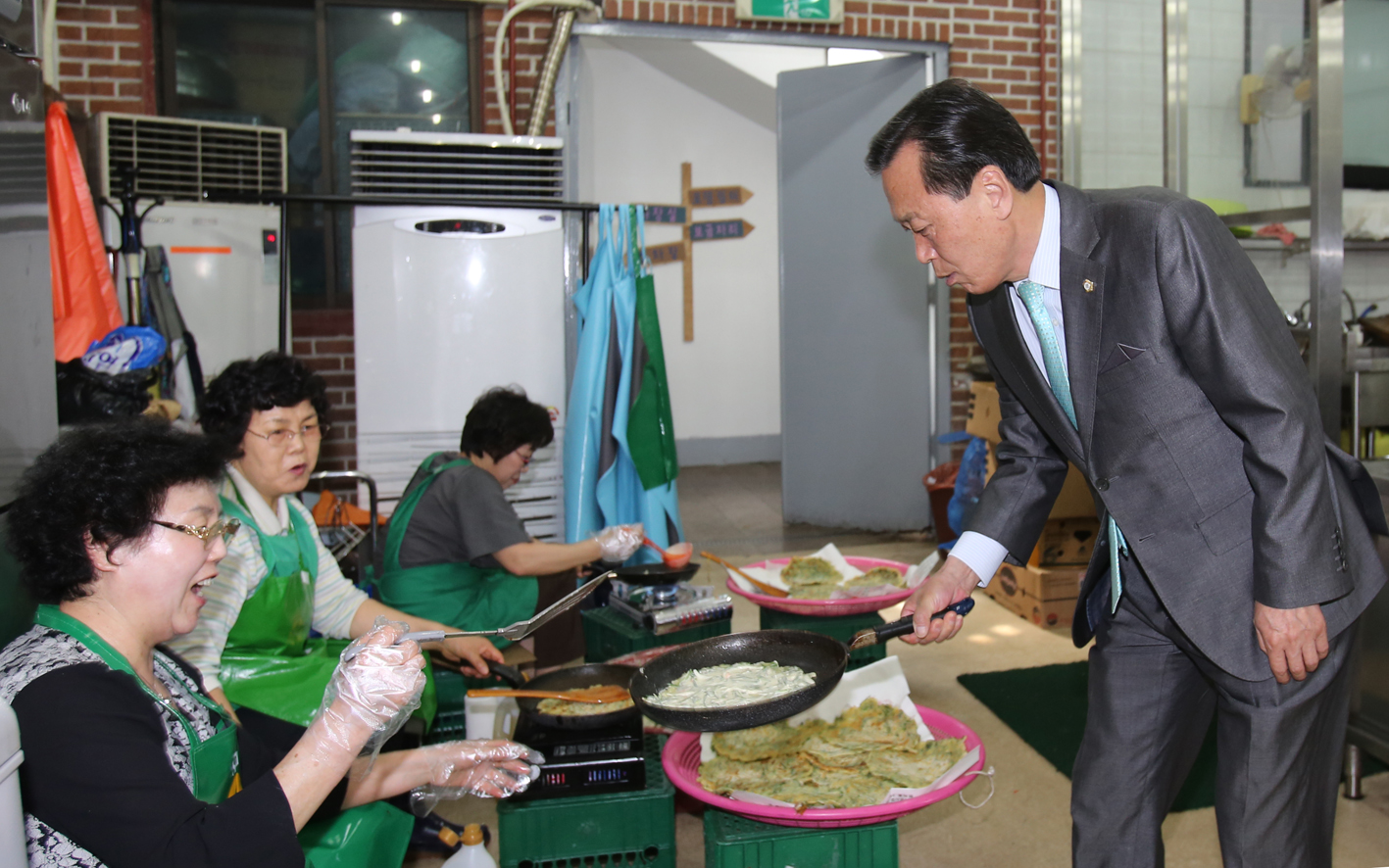 제43회 어버이날기념 경로행사-충현동 1