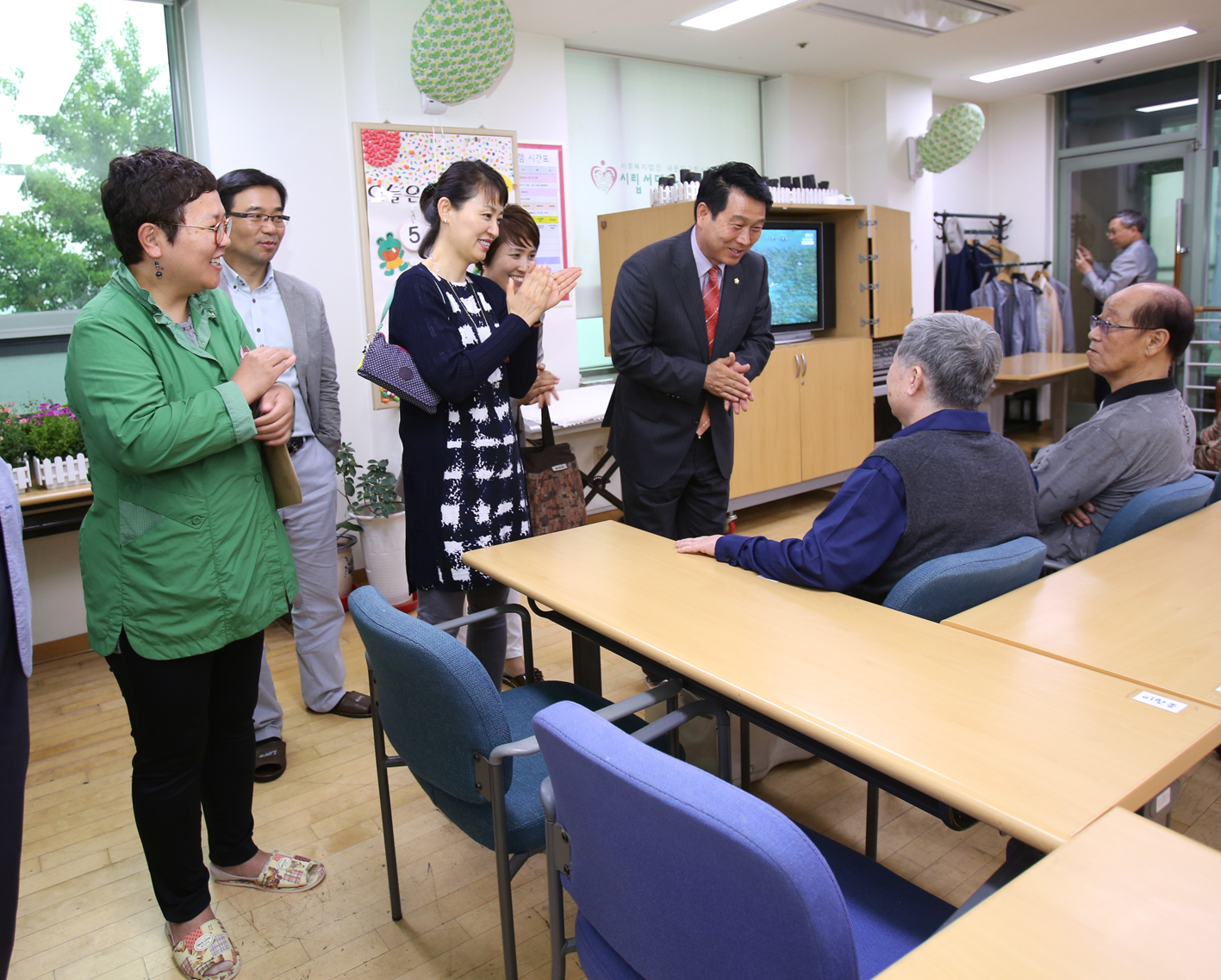 제215회 행정복지위원회 시립서대문노인종합복지관 주간보호센터 현장방문 1