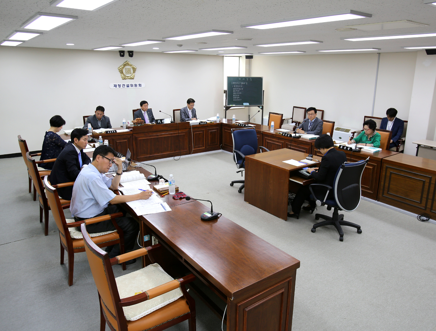 제216회 제1차 정례회 재정건설위원회 1