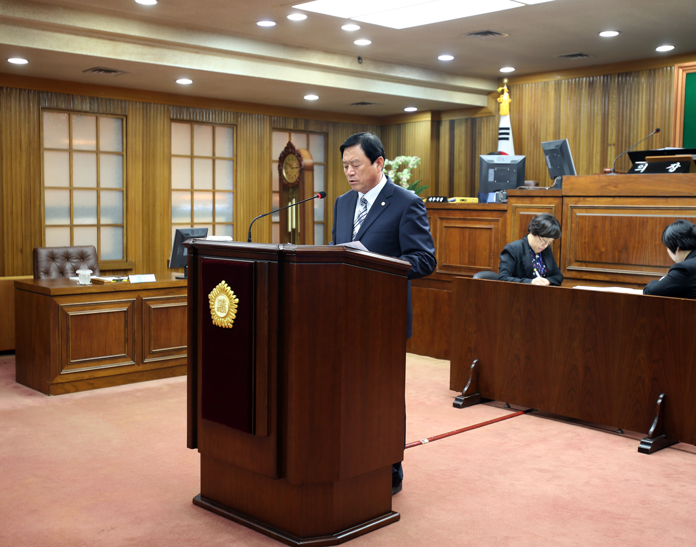 제217회 임시회 제2차 본회의-재정건설위원회 심사결과보고 1