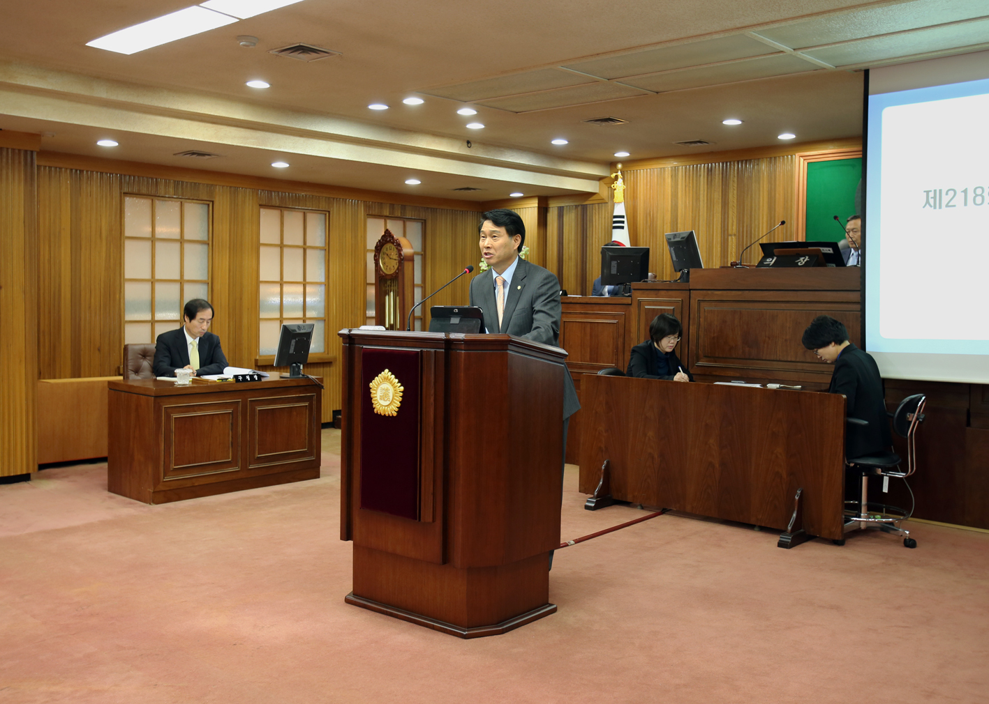 제218회 임시회 제2차 본회의 구정질문 - 이진삼 의원 1