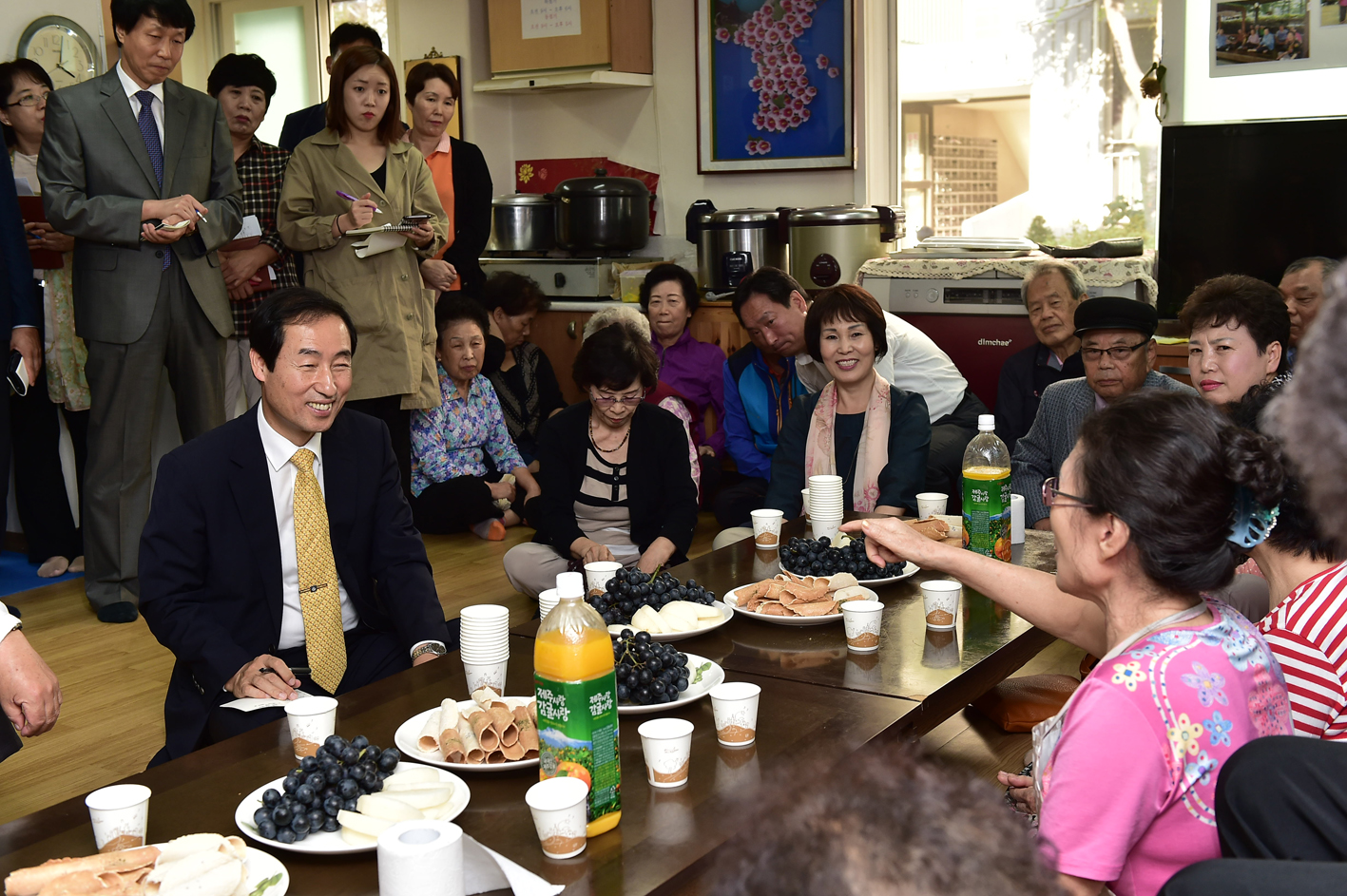 홍제2동 동주민센터 반장증서 수여식 및 인왕산현대 경로당방문 11