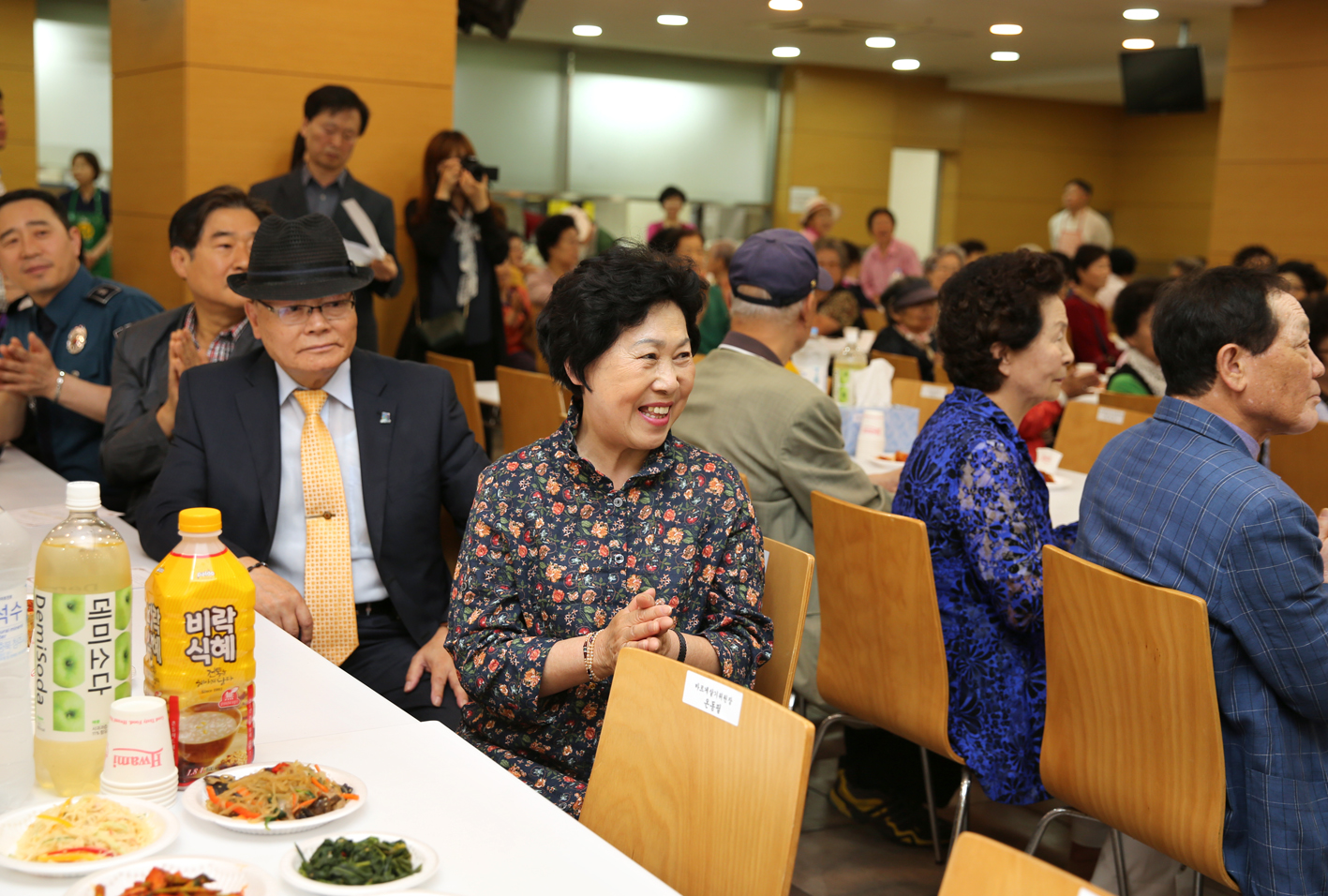 홍은2동 어버이날 기념 경로행사-사랑합니다 오래도록 건강하세요. 4