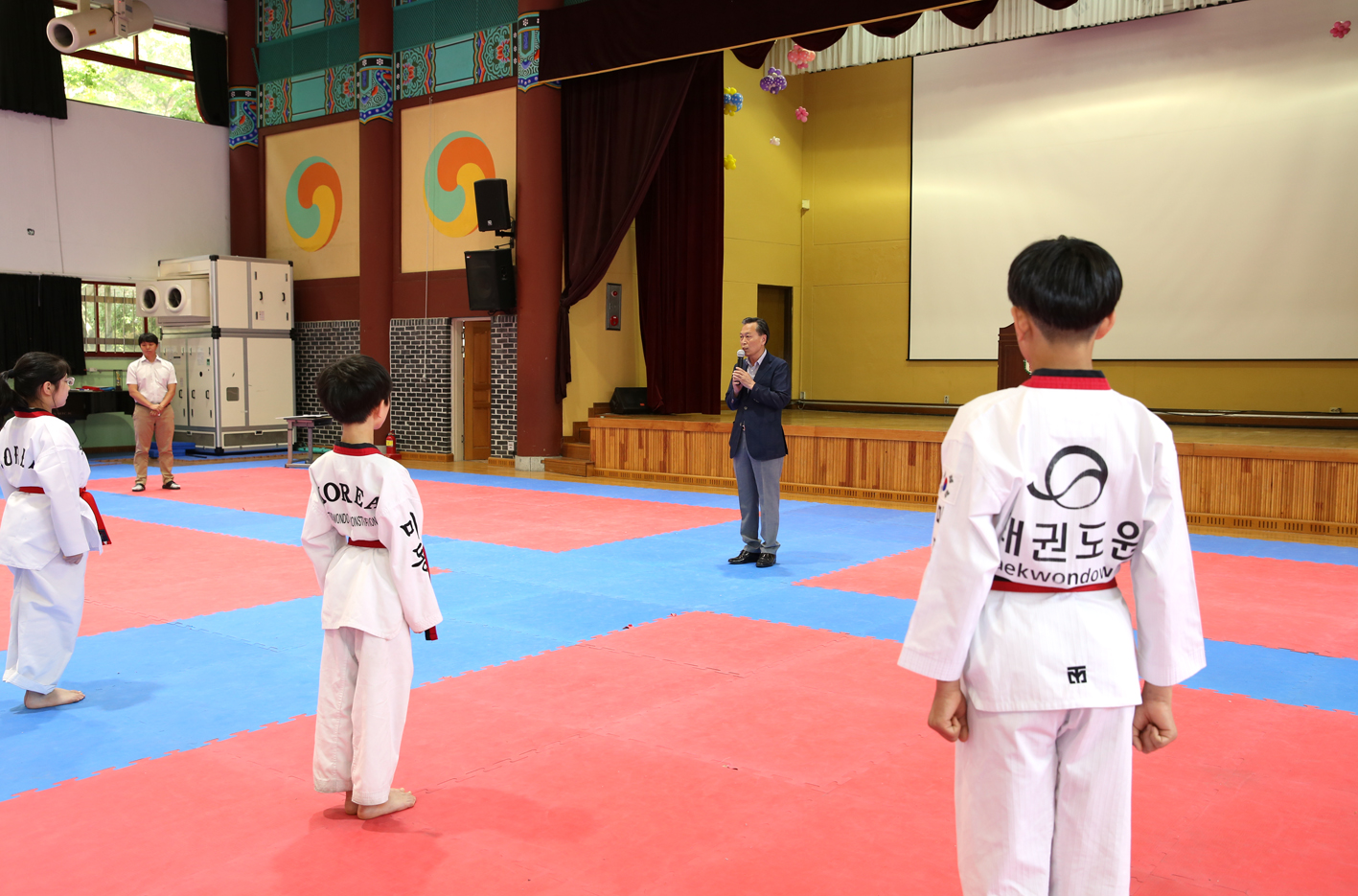 미동초등학교 국가대표 어린이 태권도 시범단 후원금 전달식 4