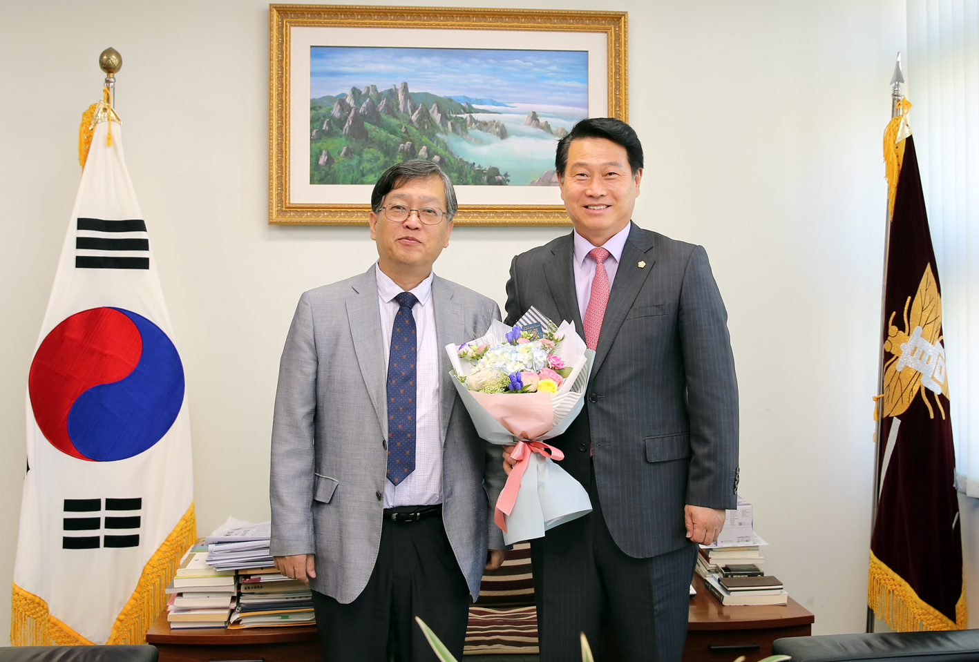 인창고등학교 감사장 수여-이진삼 의원 3