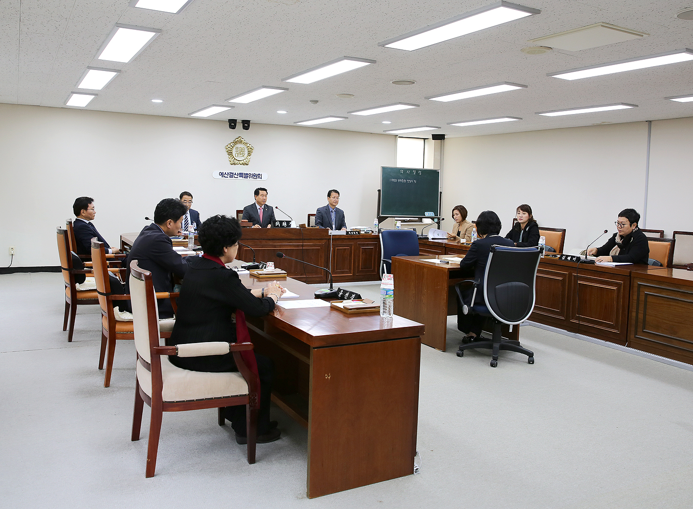 제237회 임시회 제1차 예산결산특별위원회 위원장 부위원장 선임의 건 1
