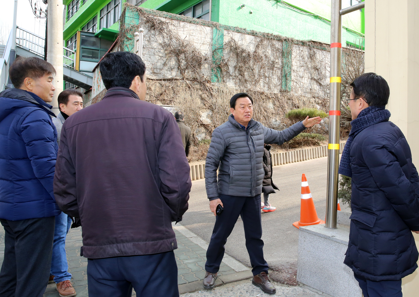 연희초등학교 입구 자로수 진입로 가각정비 및 차선구획 현장방문 6