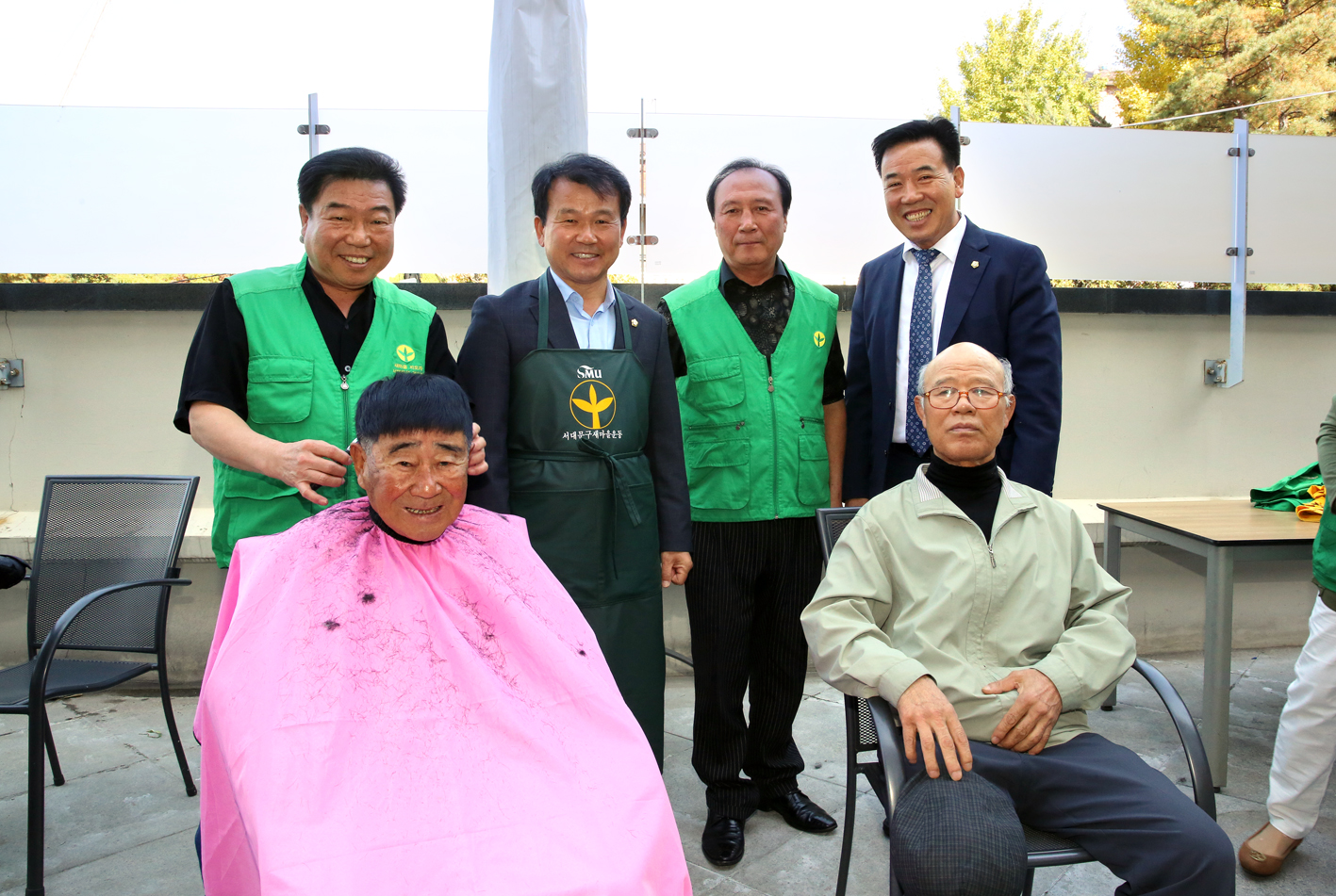 어르신과 함께하는 사랑의 삼계탕나누기 및 이 미용 봉사활동 20