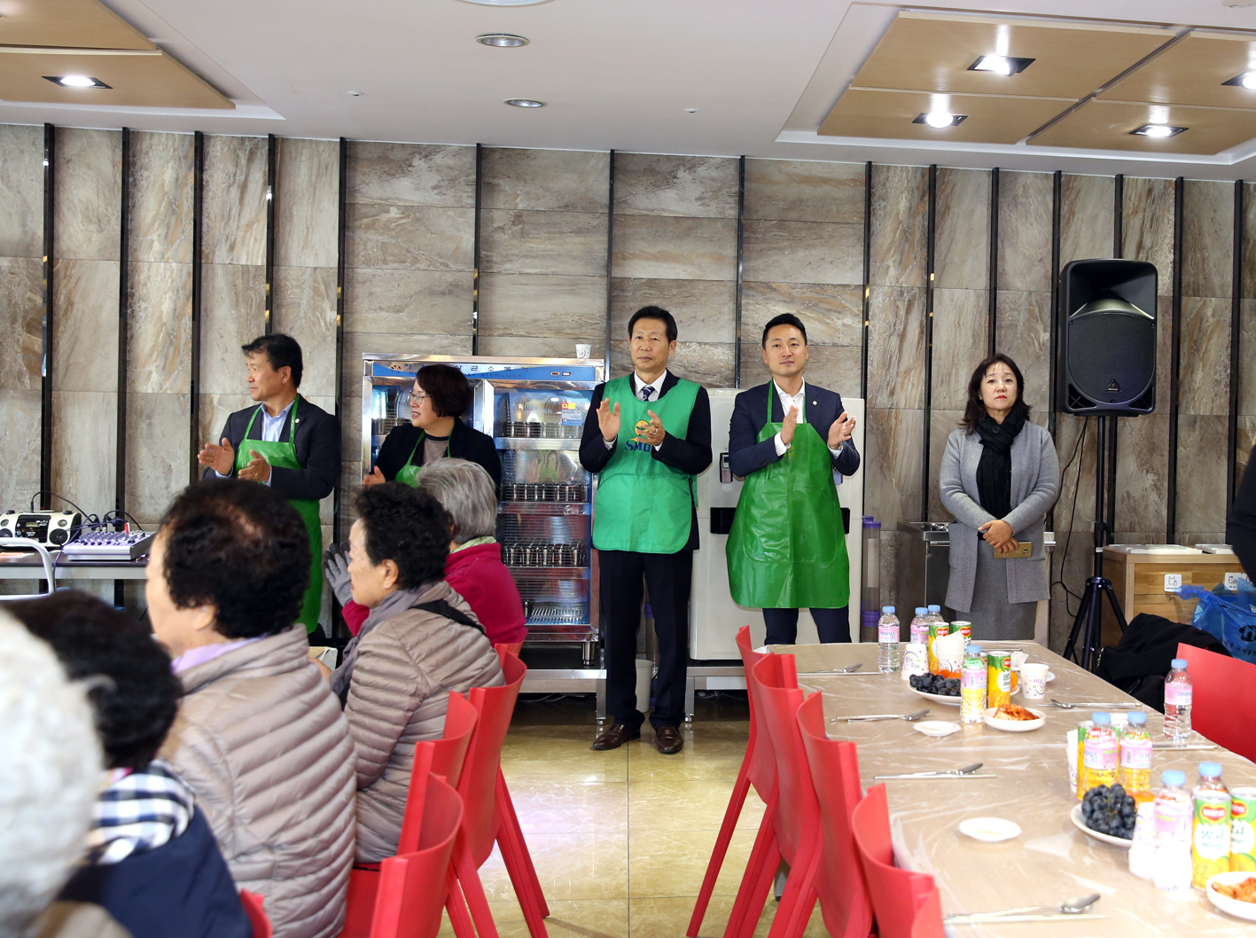 어르신과 함께하는 사랑의 삼계탕나누기 및 이 미용 봉사활동 27