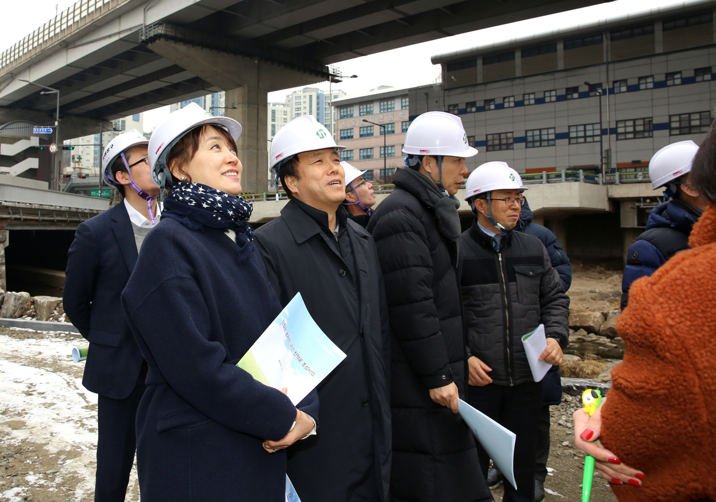 제249회 제2차 임시회 재정건설위원회-단절된 홍제천 구간 산책로 현장방문 19