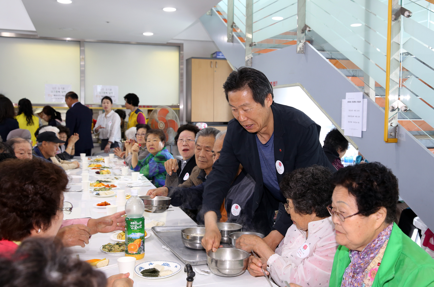 제47회 홍제3동 어버이날 기념 경로행사 13