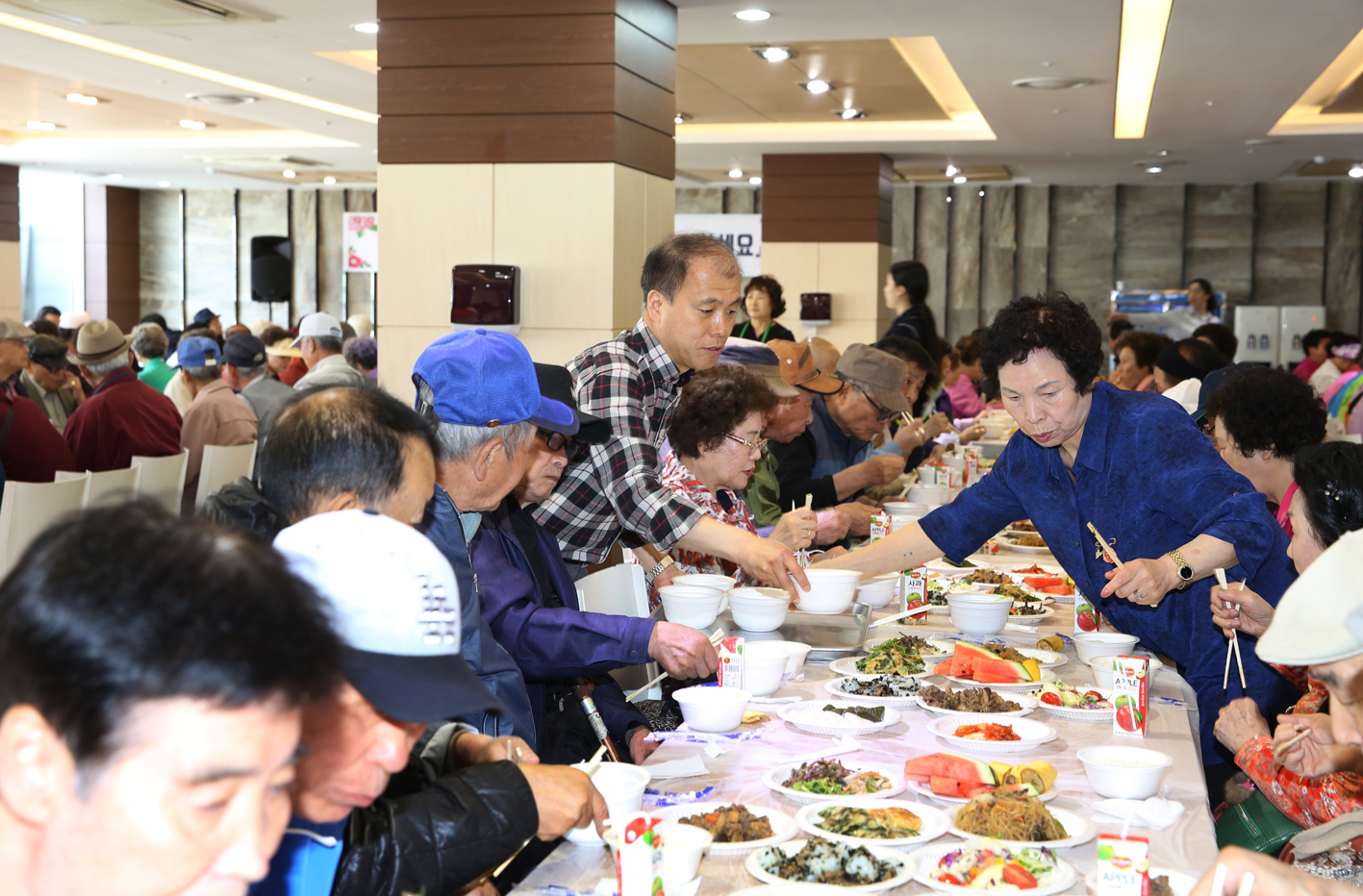 제47회 연희동 어버이날 기념 경로행사 12