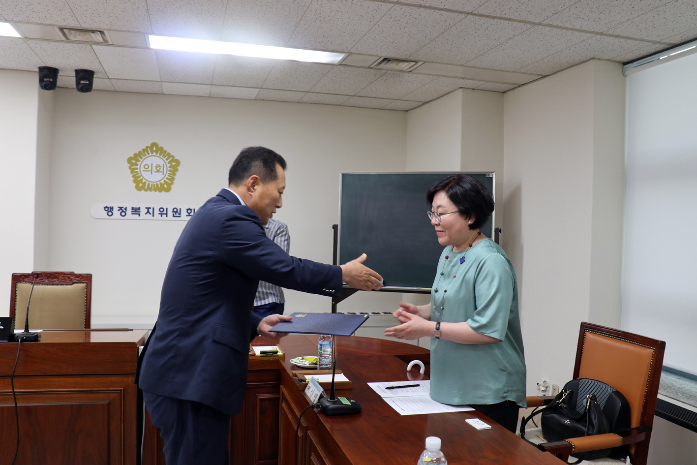 공무국외출장심사위원회 위원 위촉식 6
