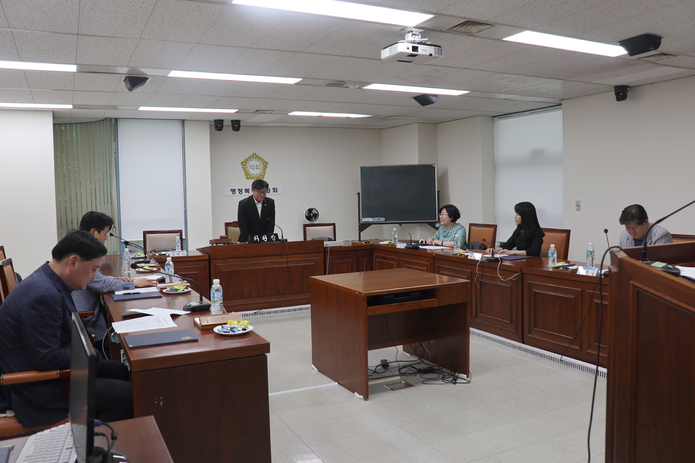 공무국외출장심사위원회 위원 위촉식 9