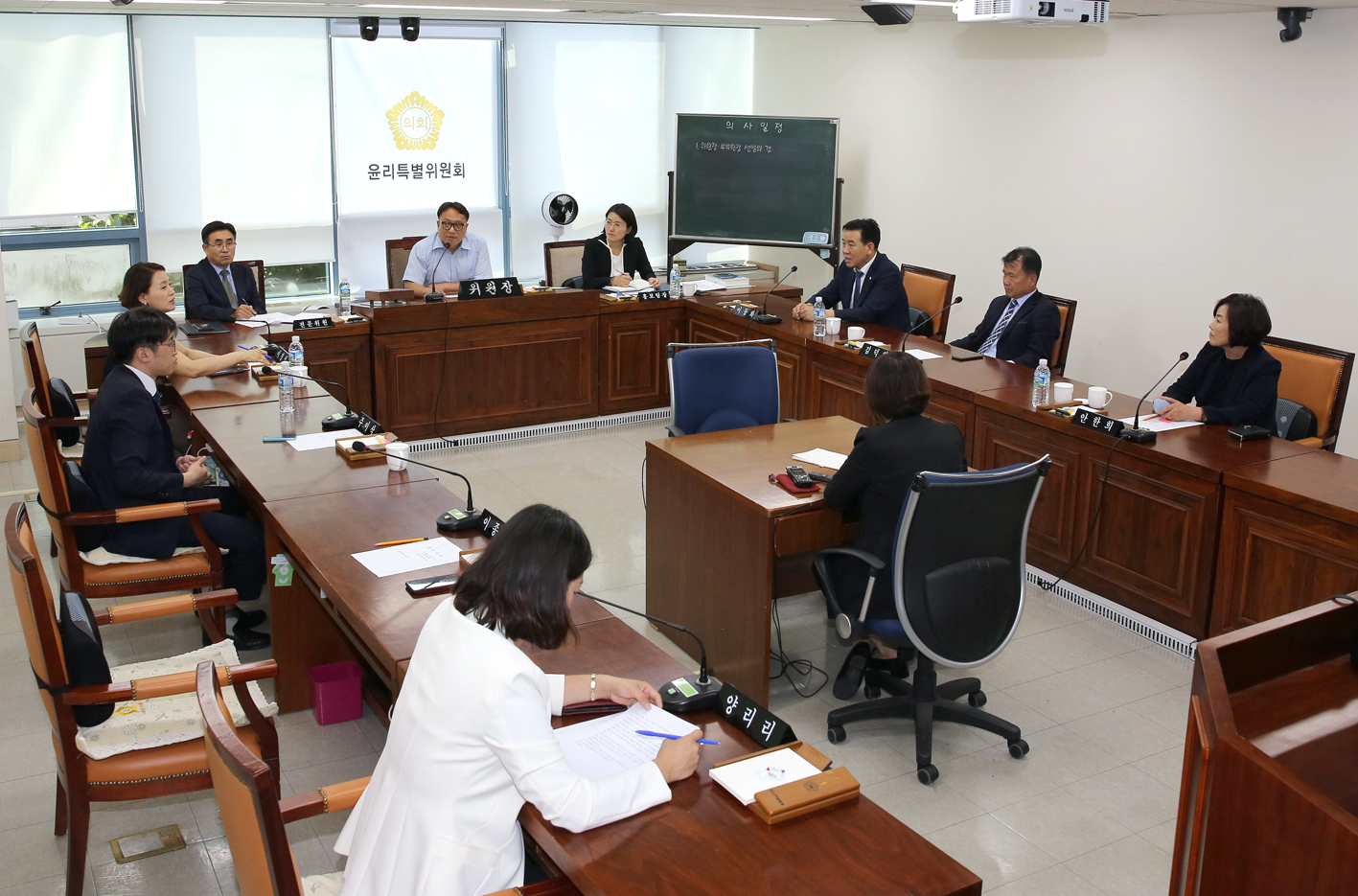 제254회 임시회 제1차 윤리특별위원회 위원장 부위원장 선임의 건 2