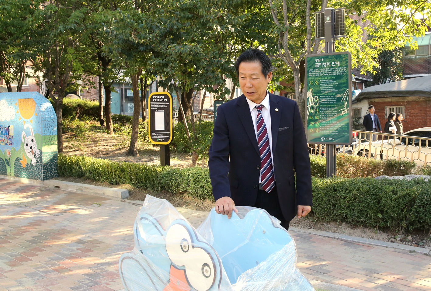 제255회 임시회 재정건설위원회 현장방문(연희동 내 어린이놀이터 및 공무관 직원과의 간담회) 4