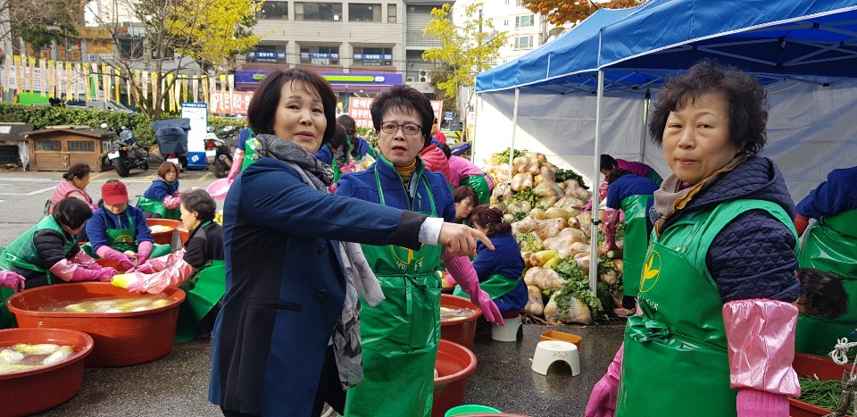 새마을부녀회 사랑의 김장 나누기(박경희 의원 자료제공) 2
