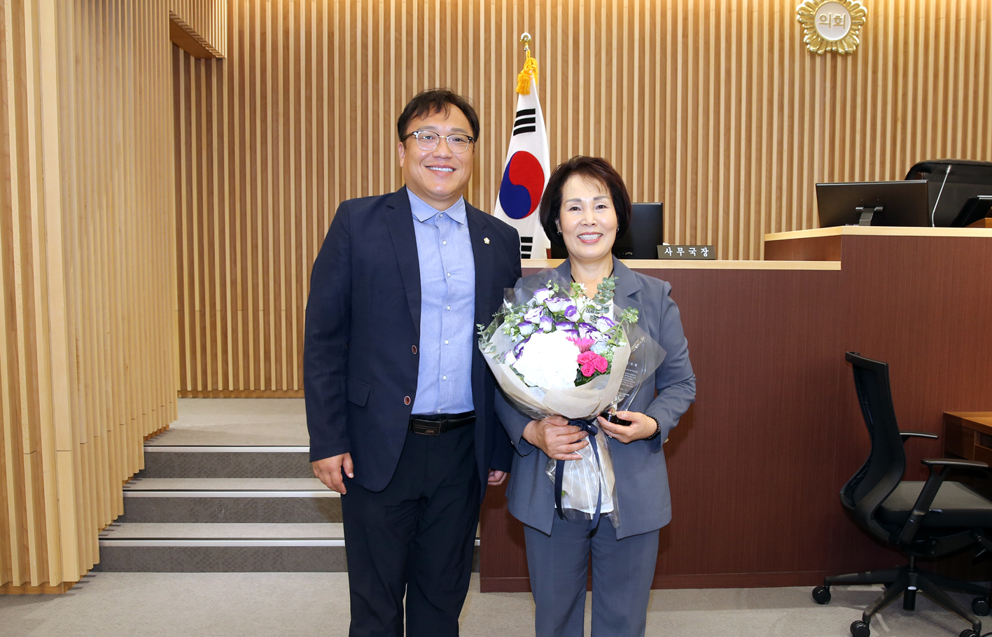 제8대 전반기 의장단 감사패 전달식 7
