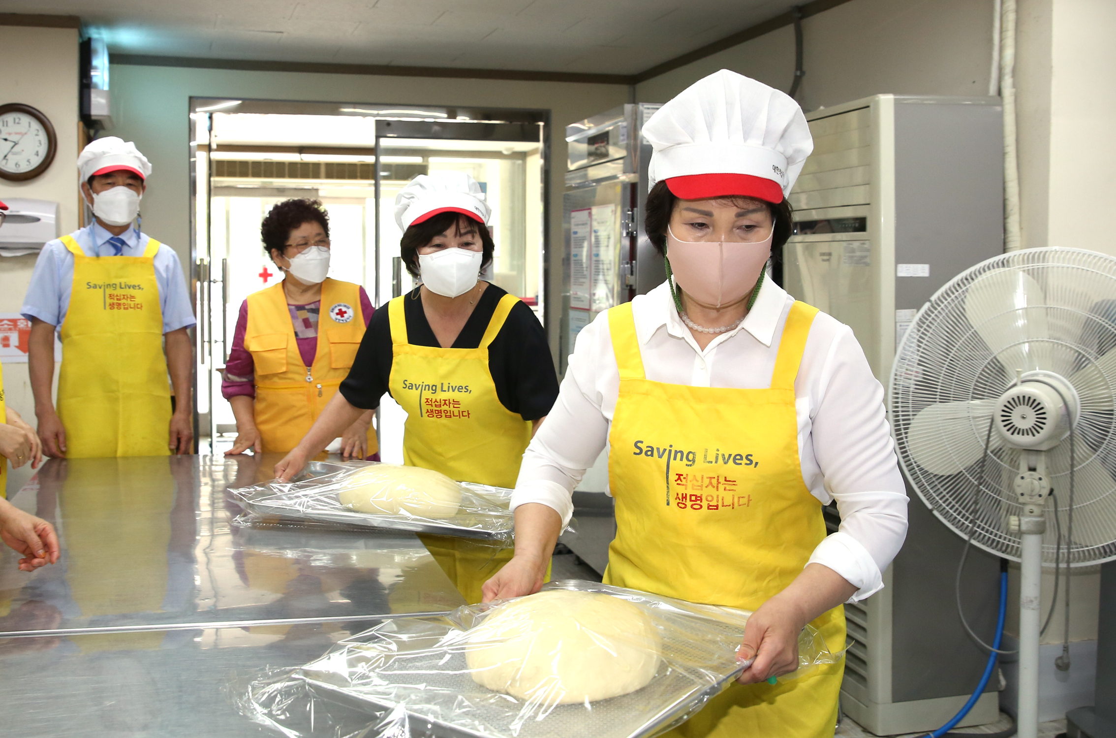 대한적십자 희망풍차 빵봉사 4