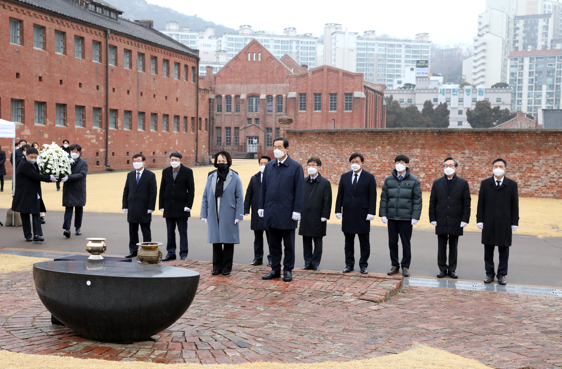 3.1절 순국선열 헌화 및 분향 3