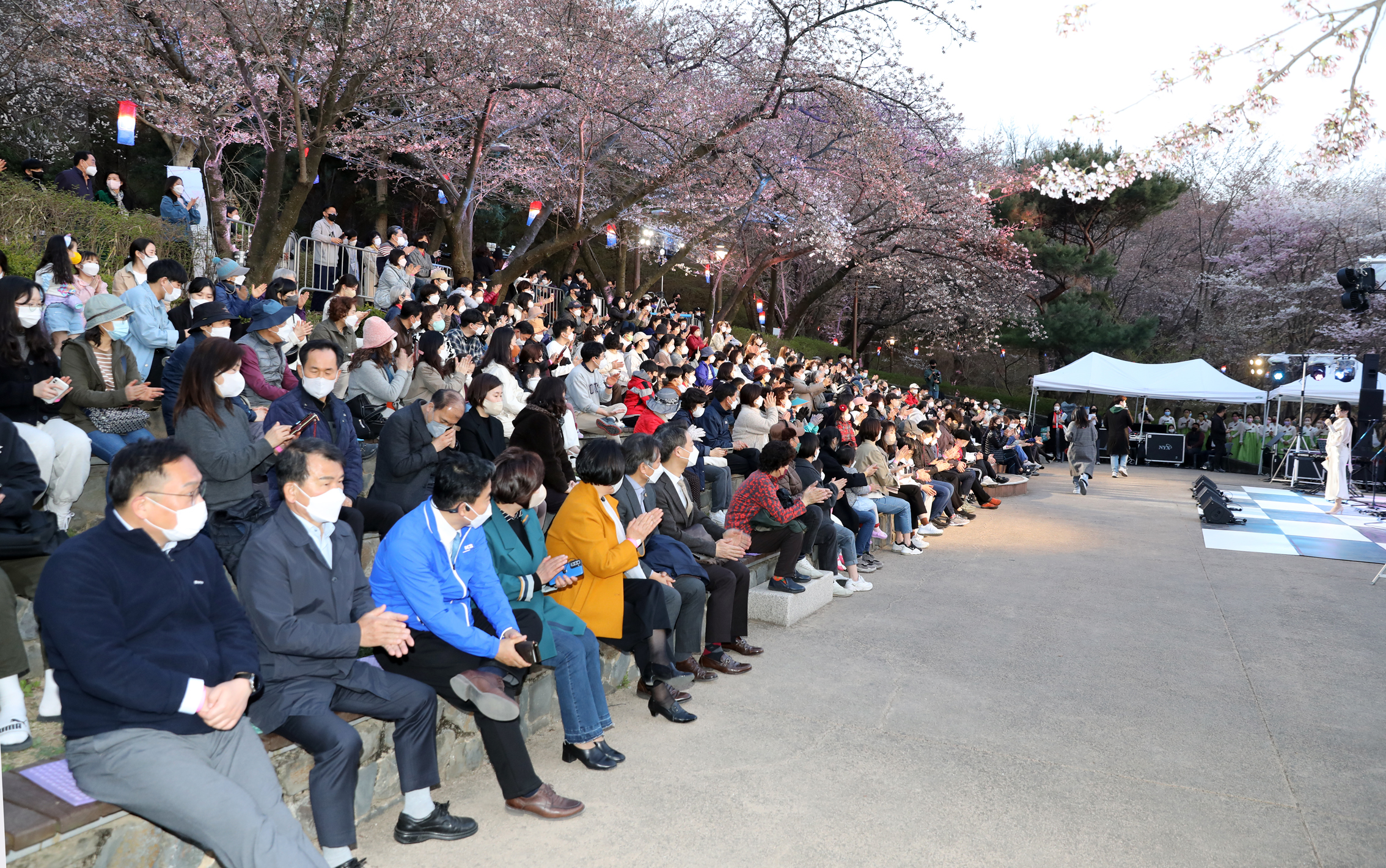 서대문 안산자락길 벚꽃 음악회 12