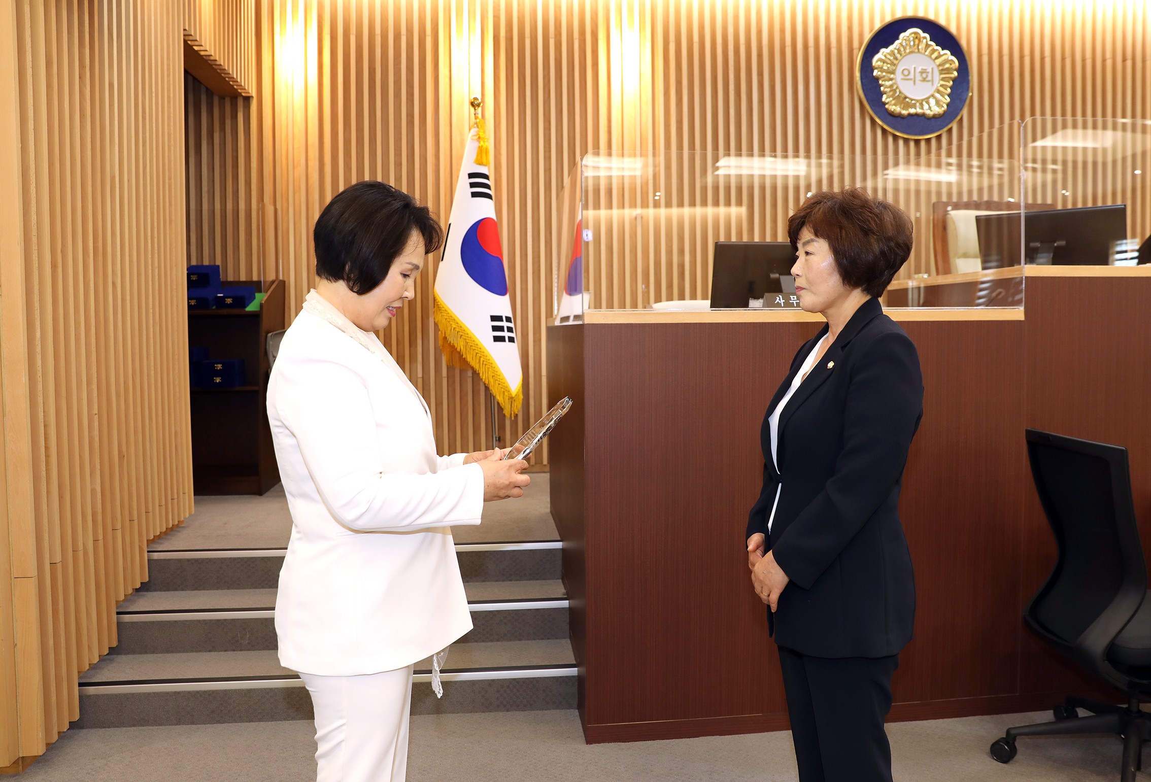 제8대의원 퇴임식 및 의장단 감사패 전달식 4