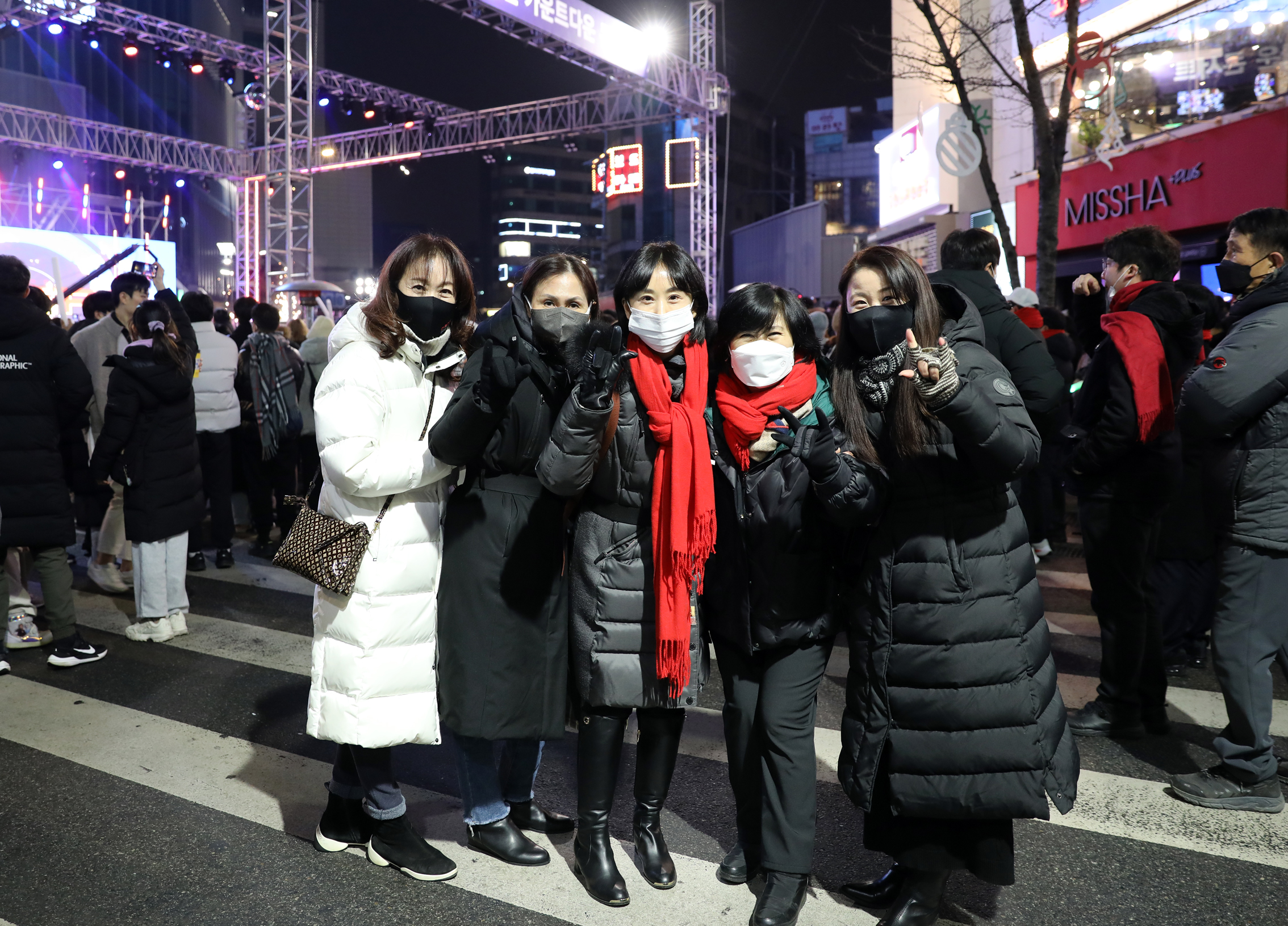 2023 happy new year 신난다 신년은 신촌에서 5