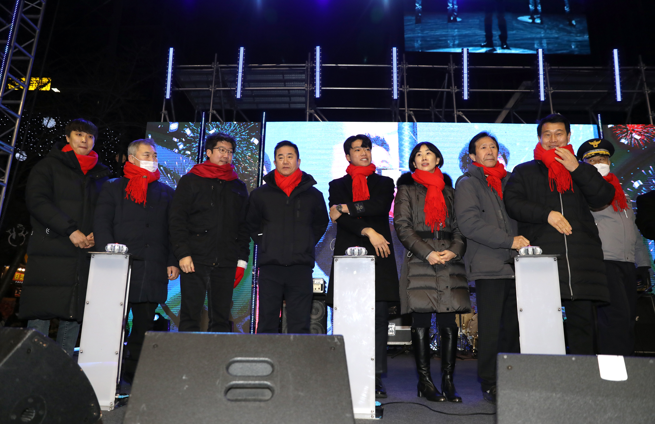 2023 happy new year 신난다 신년은 신촌에서 9