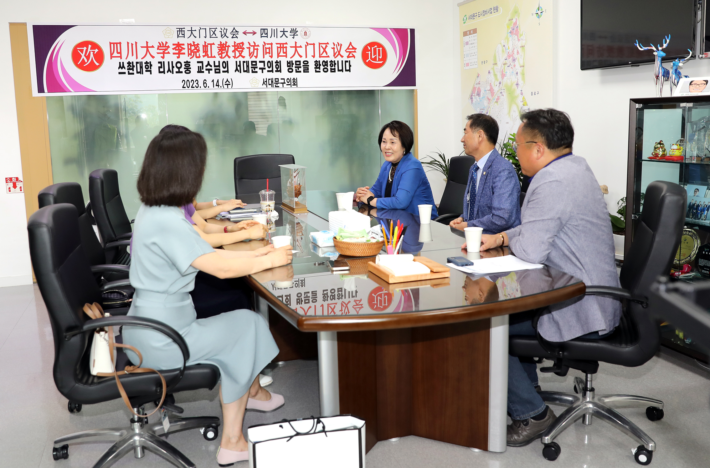 쓰촨대학 교수 의회기관방문 3
