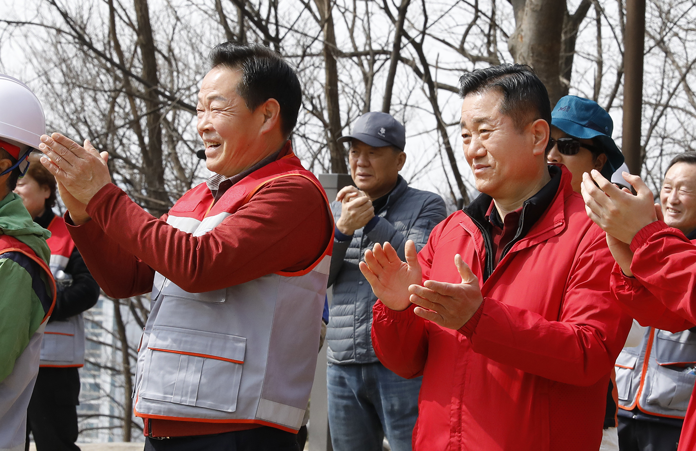 제79회 식목일기념 나무심기 행사 9