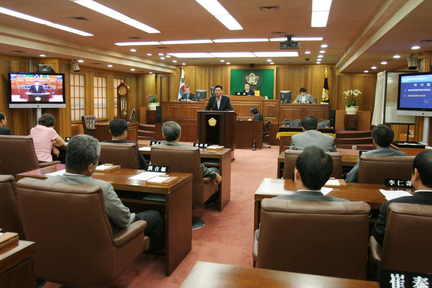 제5대2기 행정복지위원장으로 당선된 박운기 의원님의 인사말씀 1