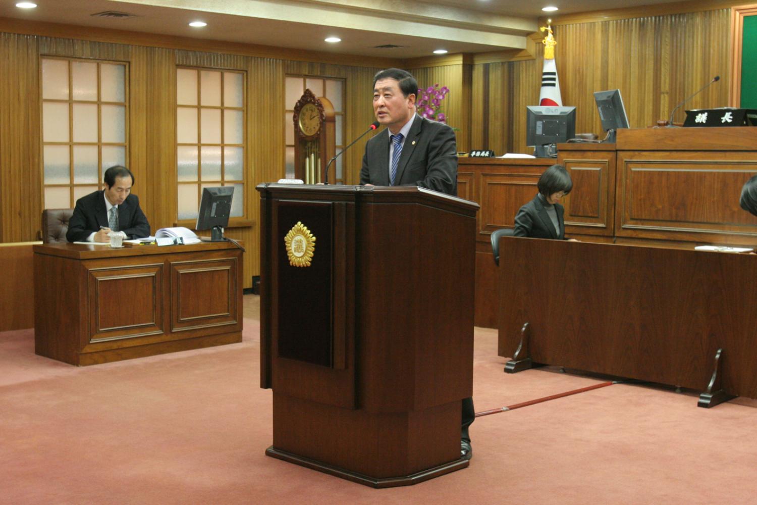175회 구정질문 - 공무원의 정치적 중립의무 현실화 방안, 공무원 서비스 교육을 활성화