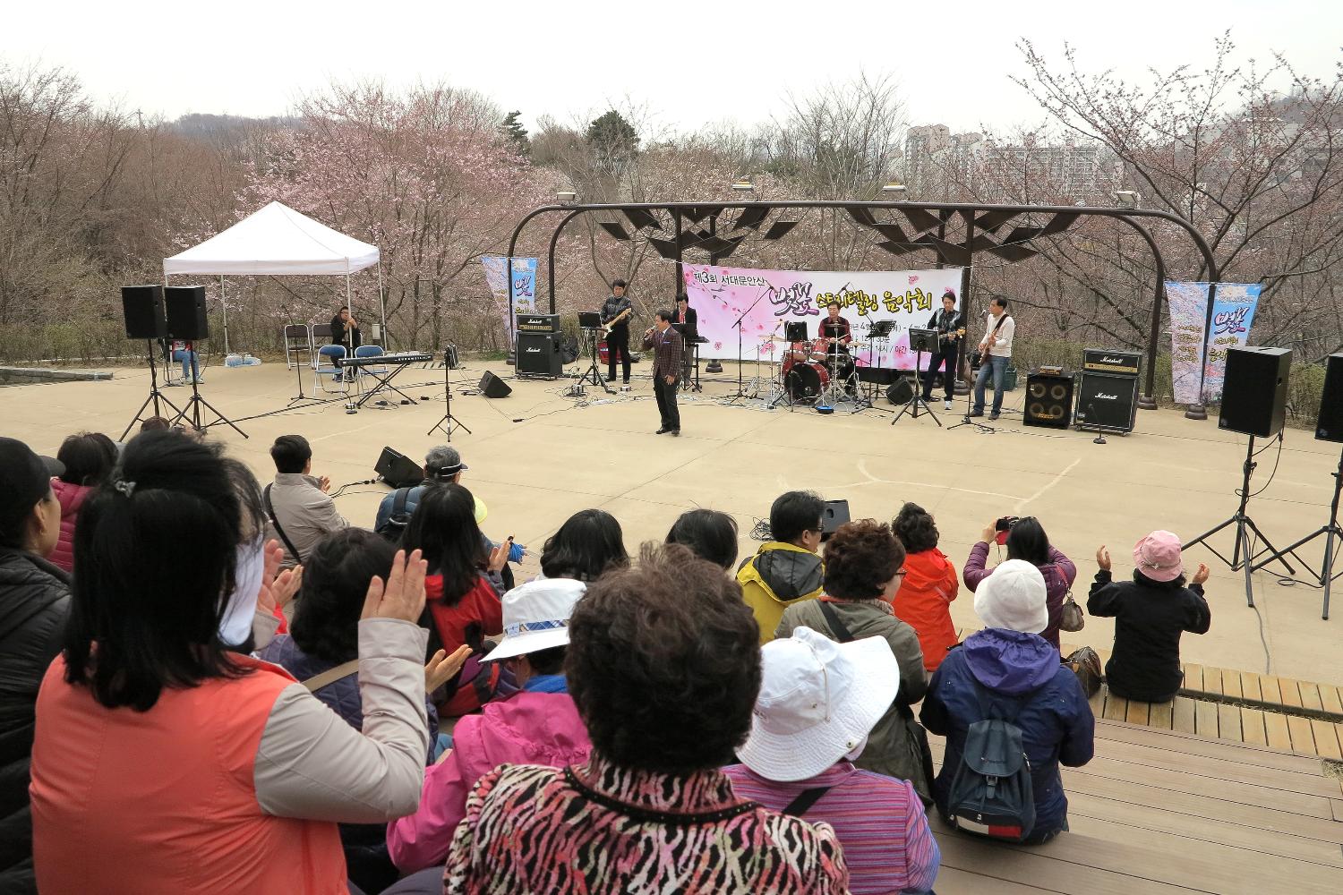 벚꽃축제 스토리텔링 아재나 공연
