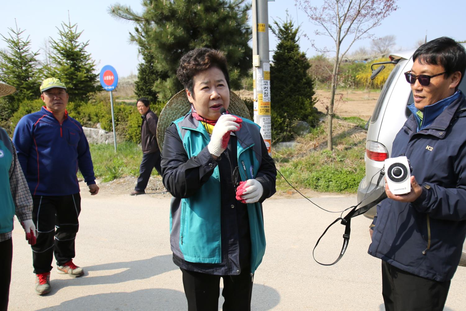 농촌 일손돕기 봉사활동 - 배꽃화접(아산시 둔포면 기쁨두배마을)