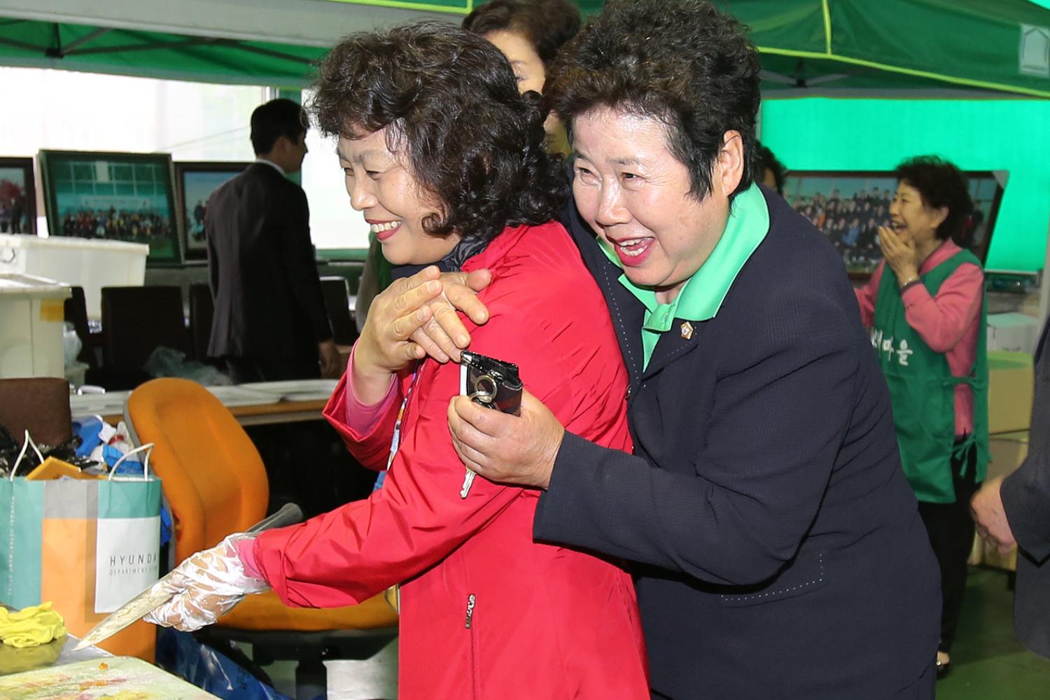 홍제3동 경로잔치 행사(홍제 배드민턴장)