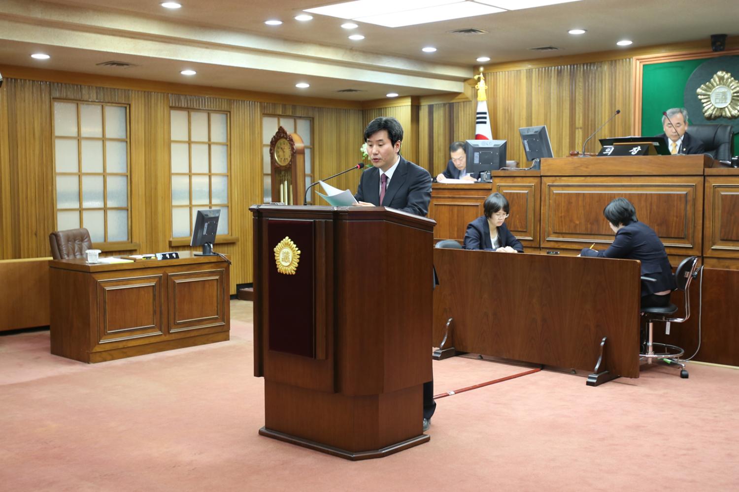 제200회 임시회 제2차 본회의-재정건설위원회 심사결과보고