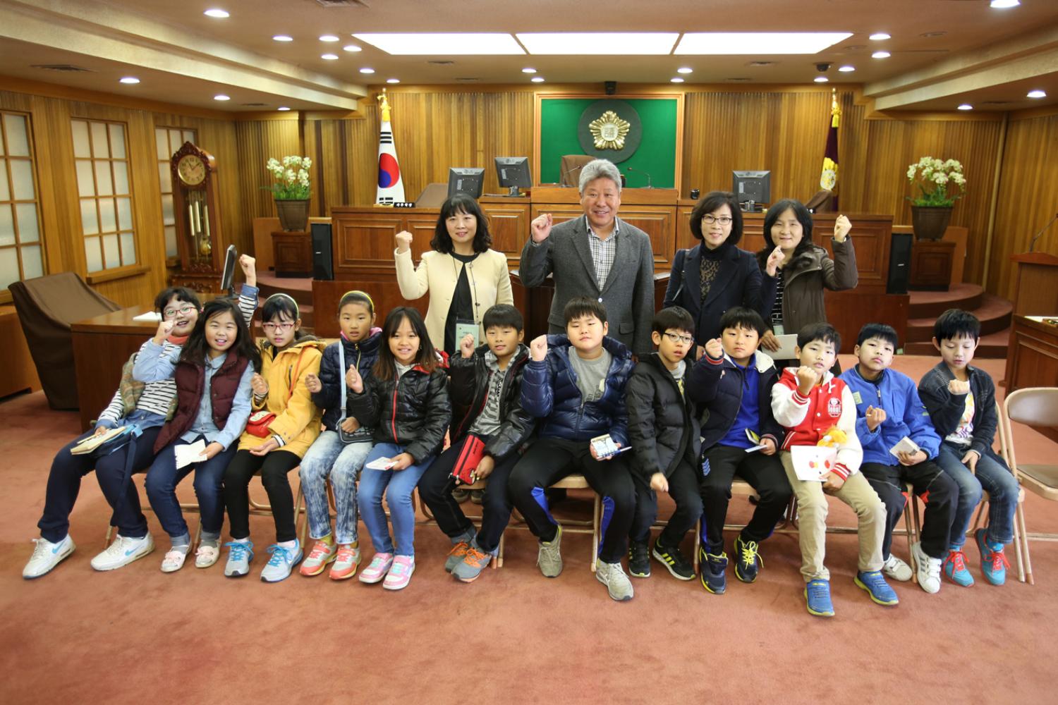 홍은초등학교 의회방문-홍길식의원