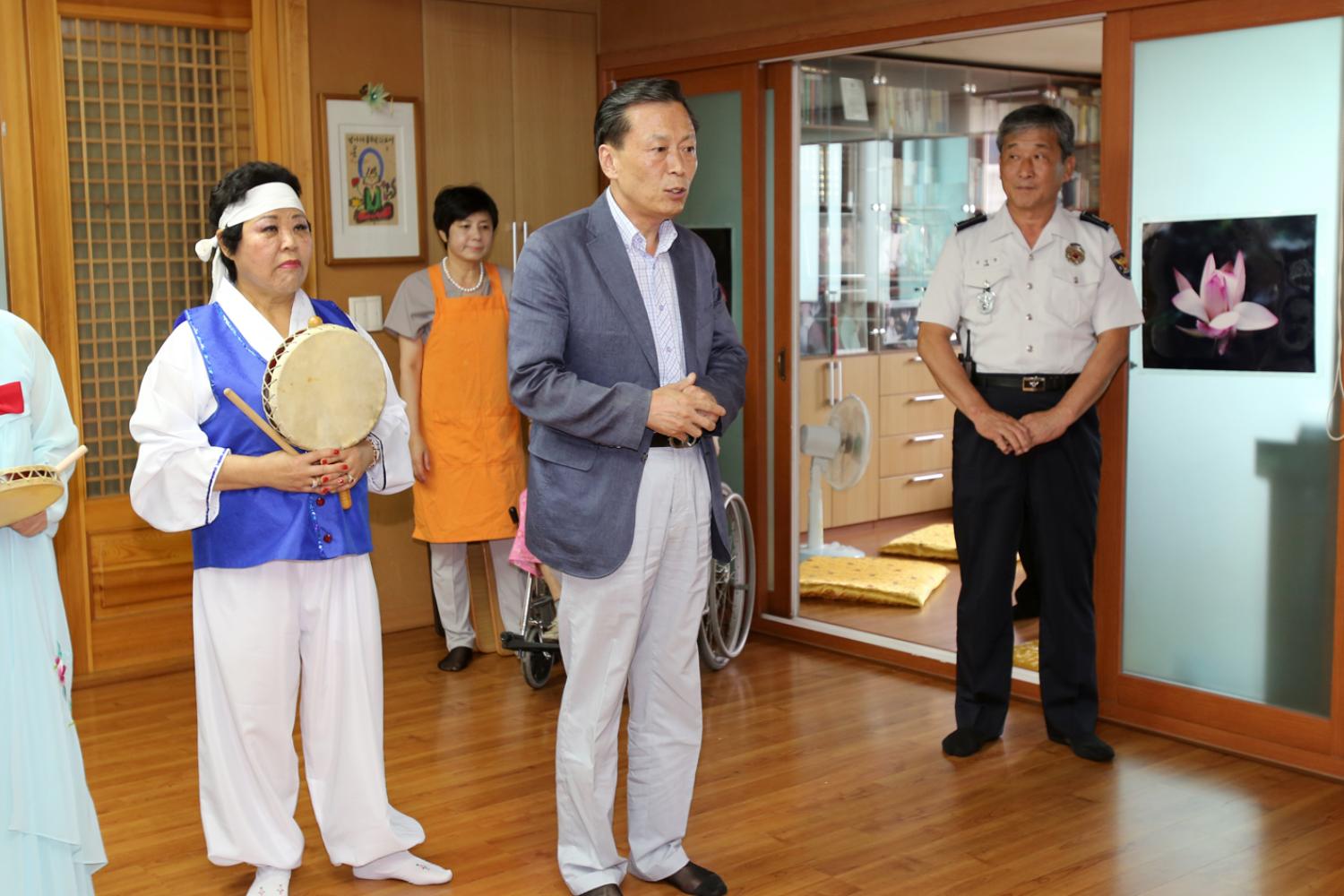 충현동 수효사효림원 어르신 경로잔치