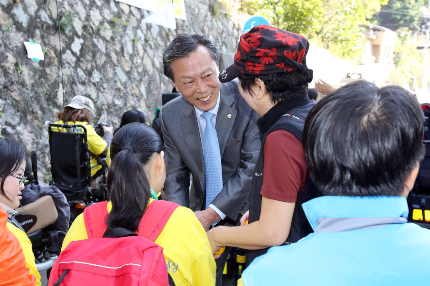 네바퀴와 함께 걷는 세상