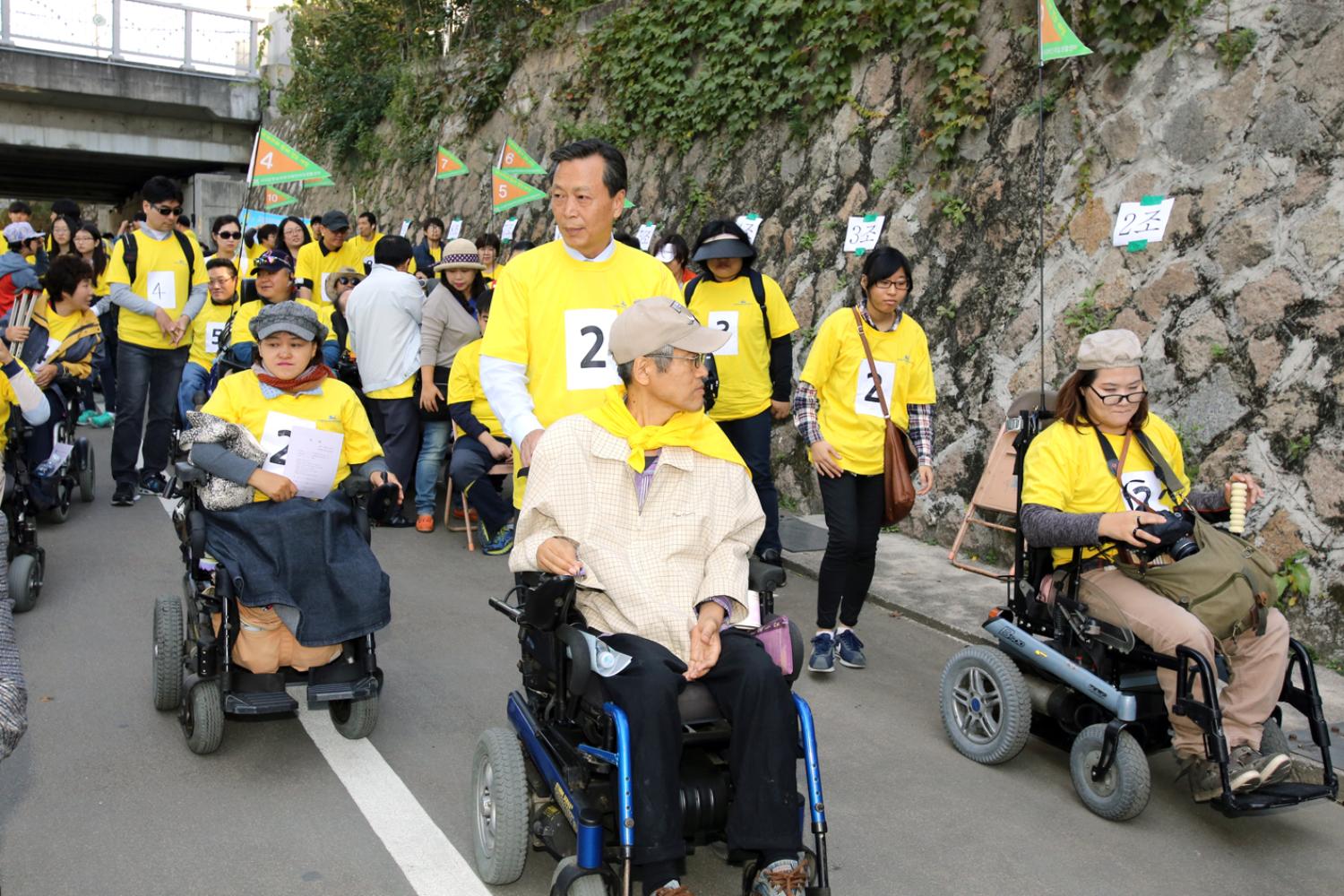네바퀴와 함께 걷는 세상